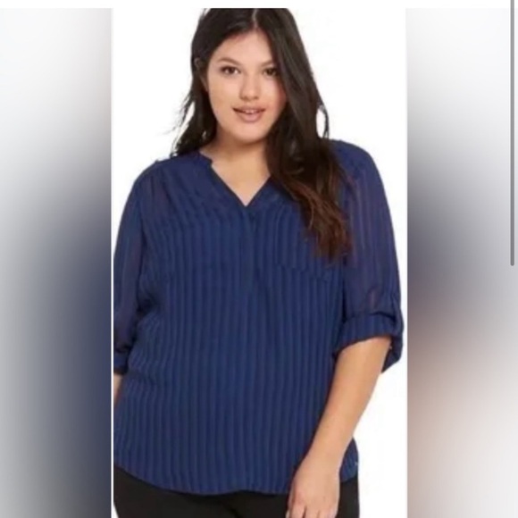 TORRID Women’s Navy Semi Sheer Shadow Stripe V-neck Roll Tab Sleeve Top 2X - Picture 1 of 6